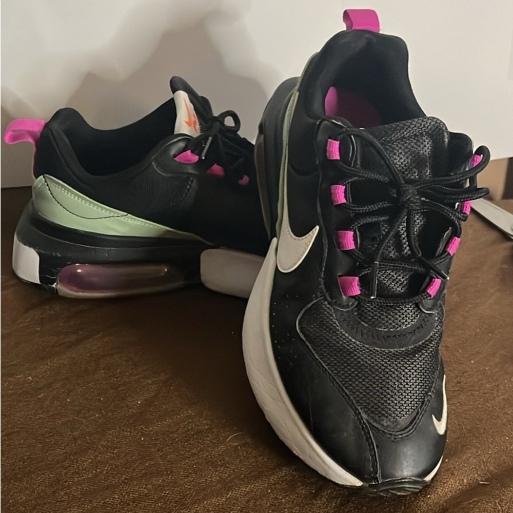 😄Nike Women's Air Max Verona shoe 9 colourful